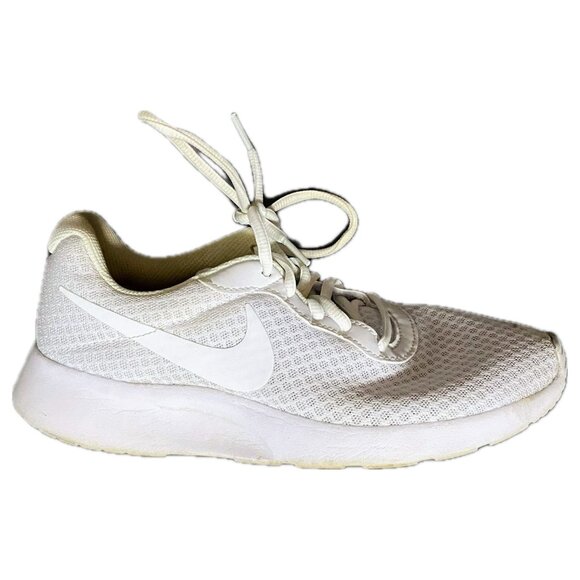 Nike Tanjun White Women's | Sleek Comfort Icon | Size 7.5 - Picture 1 of 4
